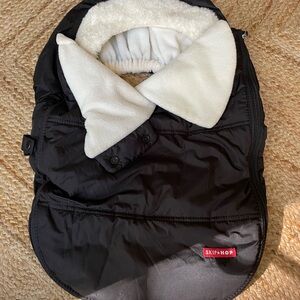 Skip Hop stroll and go winter Black and White Kids car seat Cover